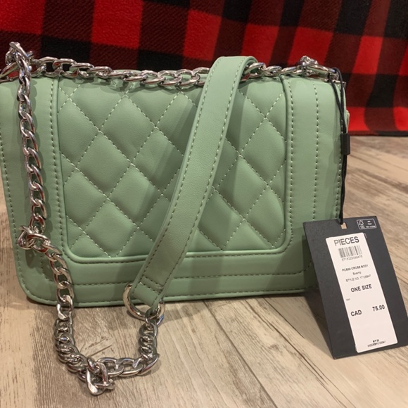 Green purse - Picture 2 of 2